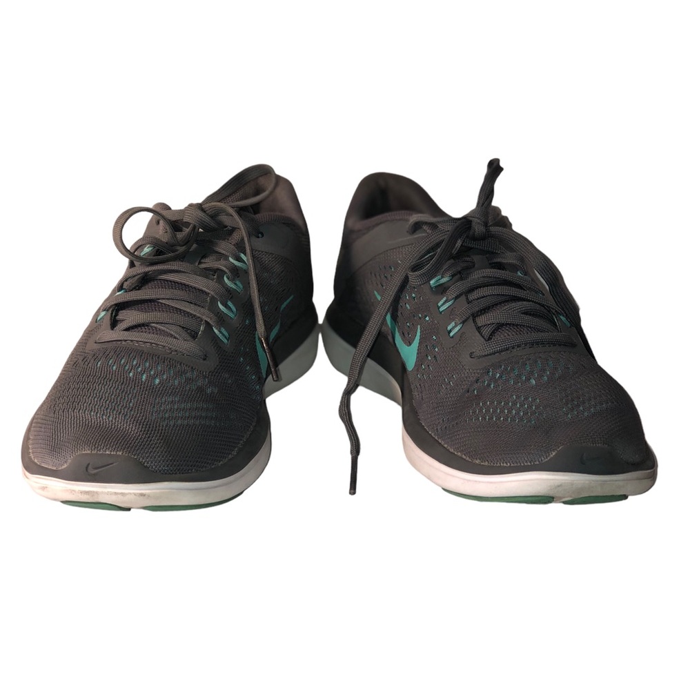 Nike tenis shoes 8
